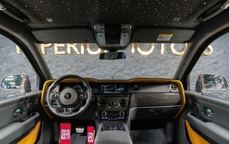 Rolls-Royce Cullinan, 2022 год, 59 500 000 рублей, 13 фотография