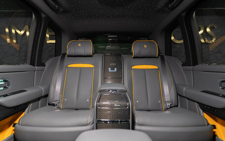 Rolls-Royce Cullinan, 2022 год, 59 500 000 рублей, 27 фотография