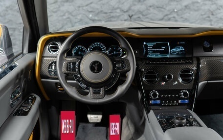 Rolls-Royce Cullinan, 2022 год, 59 500 000 рублей, 16 фотография