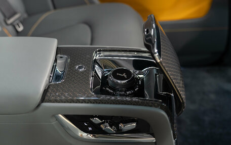 Rolls-Royce Cullinan, 2022 год, 59 500 000 рублей, 29 фотография