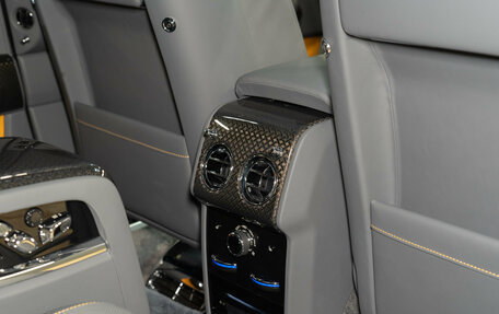 Rolls-Royce Cullinan, 2022 год, 59 500 000 рублей, 32 фотография