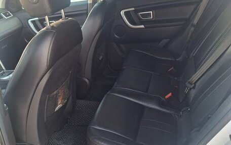 Land Rover Discovery Sport I рестайлинг, 2017 год, 2 000 000 рублей, 4 фотография