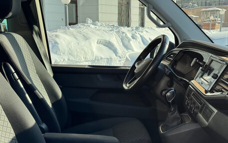 Volkswagen Multivan T6 рестайлинг, 2021 год, 6 000 000 рублей, 17 фотография