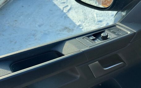 Volkswagen Multivan T6 рестайлинг, 2021 год, 6 000 000 рублей, 19 фотография