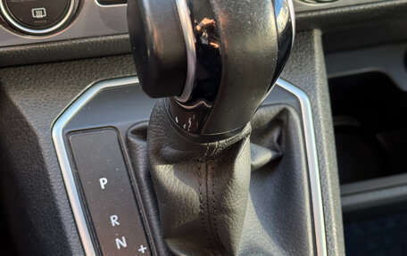 Volkswagen Multivan T6 рестайлинг, 2021 год, 6 000 000 рублей, 22 фотография