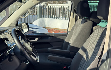 Volkswagen Multivan T6 рестайлинг, 2021 год, 6 000 000 рублей, 25 фотография