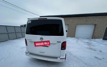 Volkswagen Caravelle T6 рестайлинг, 2021 год, 4 200 000 рублей, 2 фотография