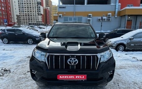 Toyota Land Cruiser Prado 150 рестайлинг 2, 2021 год, 5 680 000 рублей, 2 фотография