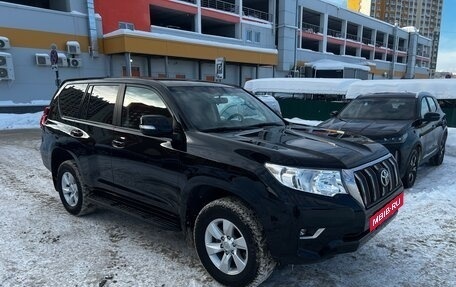 Toyota Land Cruiser Prado 150 рестайлинг 2, 2021 год, 5 680 000 рублей, 3 фотография