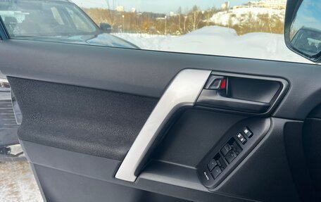 Toyota Land Cruiser Prado 150 рестайлинг 2, 2021 год, 5 680 000 рублей, 10 фотография