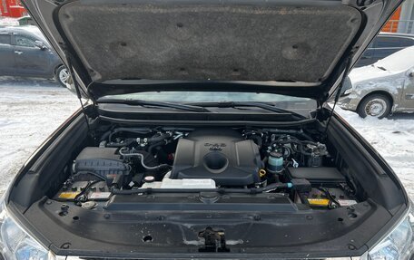 Toyota Land Cruiser Prado 150 рестайлинг 2, 2021 год, 5 680 000 рублей, 9 фотография