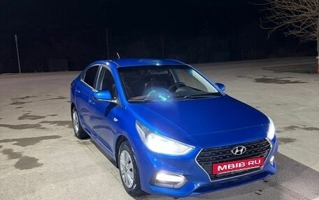 Hyundai Solaris II рестайлинг, 2018 год, 955 000 рублей, 3 фотография