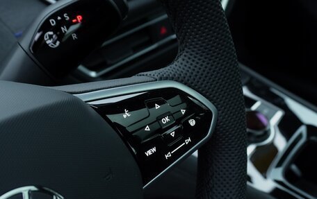 Volkswagen Tiguan, 2025 год, 4 799 000 рублей, 16 фотография