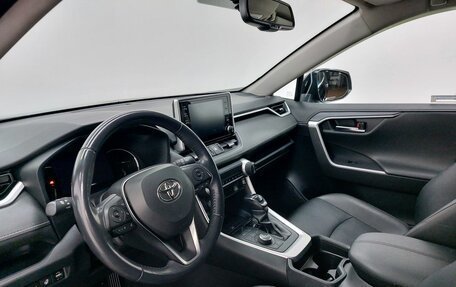 Toyota RAV4, 2020 год, 3 749 000 рублей, 10 фотография