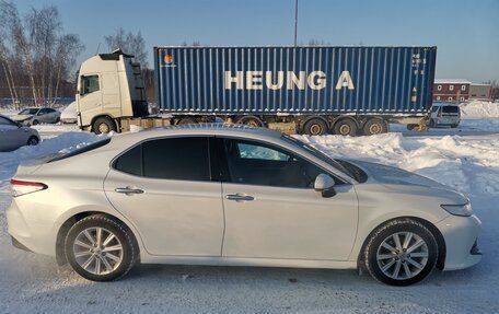 Toyota Camry, 2019 год, 2 850 000 рублей, 2 фотография