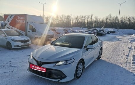 Toyota Camry, 2019 год, 2 850 000 рублей, 5 фотография