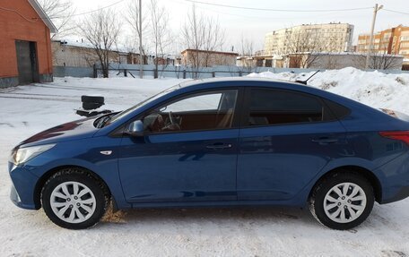 Hyundai Solaris II рестайлинг, 2021 год, 1 710 000 рублей, 2 фотография