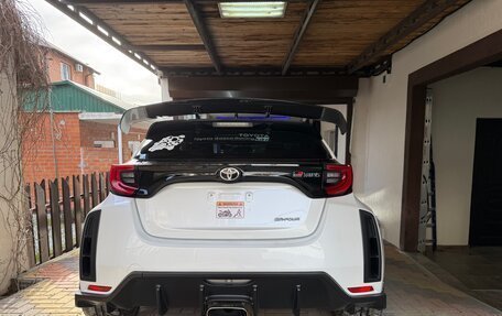 Toyota Yaris, 2021 год, 4 100 000 рублей, 3 фотография