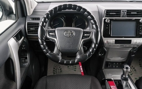 Toyota Land Cruiser Prado 150 рестайлинг 2, 2017 год, 6 199 000 рублей, 15 фотография