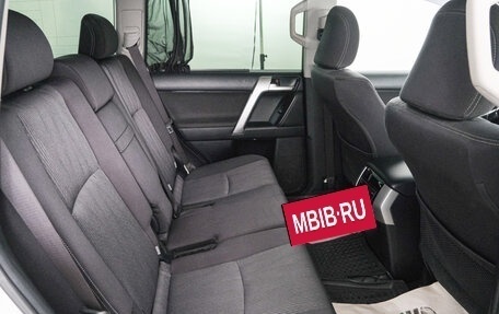 Toyota Land Cruiser Prado 150 рестайлинг 2, 2017 год, 6 199 000 рублей, 22 фотография