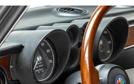 Alfa Romeo Spider I, 1974 год, 6 024 000 рублей, 24 фотография