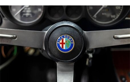 Alfa Romeo Spider I, 1974 год, 6 024 000 рублей, 26 фотография