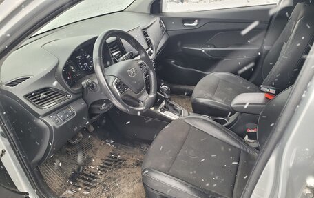 Hyundai Solaris II рестайлинг, 2022 год, 1 570 000 рублей, 10 фотография