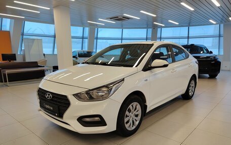 Hyundai Solaris II рестайлинг, 2017 год, 1 049 000 рублей, 1 фотография