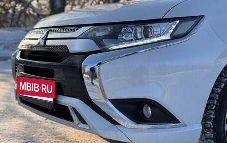 Mitsubishi Outlander III рестайлинг 3, 2022 год, 2 690 000 рублей, 19 фотография