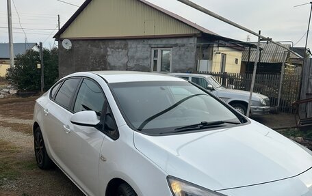 Opel Astra J, 2012 год, 740 000 рублей, 2 фотография