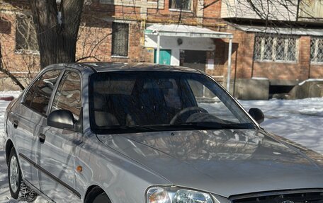 Hyundai Accent II, 2004 год, 380 000 рублей, 2 фотография