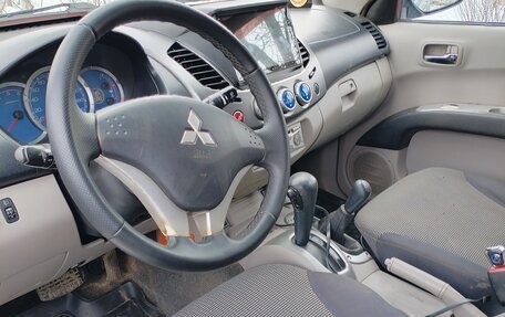 Mitsubishi L200 IV рестайлинг, 2007 год, 1 000 000 рублей, 8 фотография