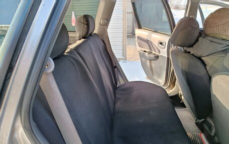 Nissan Wingroad III, 2001 год, 330 000 рублей, 9 фотография