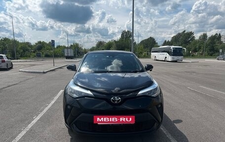Toyota C-HR I рестайлинг, 2019 год, 1 900 000 рублей, 2 фотография