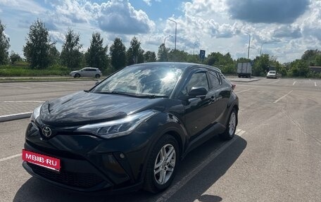 Toyota C-HR I рестайлинг, 2019 год, 1 900 000 рублей, 4 фотография