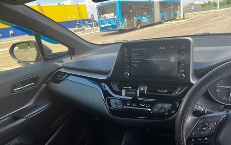 Toyota C-HR I рестайлинг, 2019 год, 1 900 000 рублей, 12 фотография