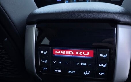 Toyota Land Cruiser Prado 150 рестайлинг 2, 2021 год, 7 200 000 рублей, 9 фотография