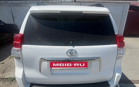 Toyota Land Cruiser Prado 150 рестайлинг 2, 2011 год, 3 200 000 рублей, 6 фотография