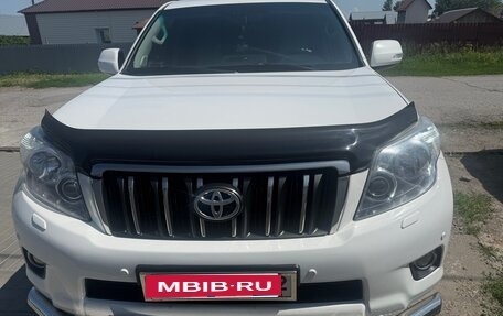 Toyota Land Cruiser Prado 150 рестайлинг 2, 2011 год, 3 200 000 рублей, 11 фотография