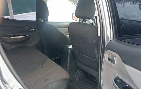 Mitsubishi L200 IV рестайлинг, 2017 год, 1 720 000 рублей, 8 фотография