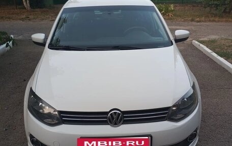 Volkswagen Polo VI (EU Market), 2015 год, 800 000 рублей, 3 фотография