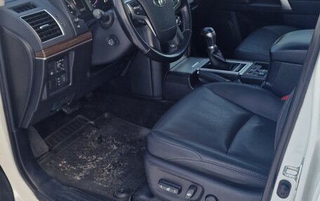 Toyota Land Cruiser Prado 150 рестайлинг 2, 2020 год, 4 800 000 рублей, 7 фотография