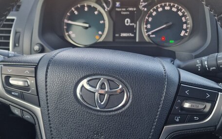 Toyota Land Cruiser Prado 150 рестайлинг 2, 2020 год, 4 800 000 рублей, 9 фотография