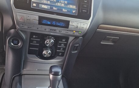 Toyota Land Cruiser Prado 150 рестайлинг 2, 2020 год, 4 800 000 рублей, 13 фотография