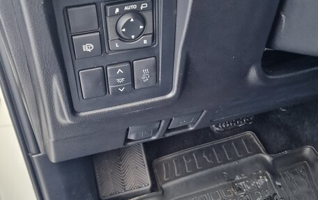 Toyota Land Cruiser Prado 150 рестайлинг 2, 2020 год, 4 800 000 рублей, 14 фотография