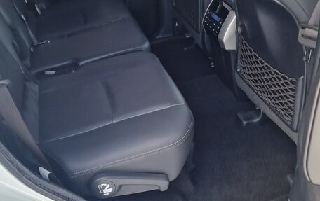 Toyota Land Cruiser Prado 150 рестайлинг 2, 2020 год, 4 800 000 рублей, 16 фотография