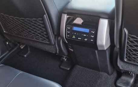 Toyota Land Cruiser Prado 150 рестайлинг 2, 2020 год, 4 800 000 рублей, 15 фотография