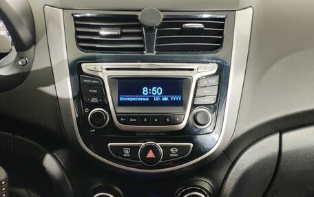 Hyundai Solaris II рестайлинг, 2016 год, 900 000 рублей, 10 фотография