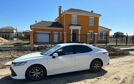 Toyota Camry, 2018 год, 2 750 000 рублей, 1 фотография