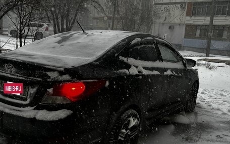 Hyundai Solaris II рестайлинг, 2011 год, 700 000 рублей, 2 фотография